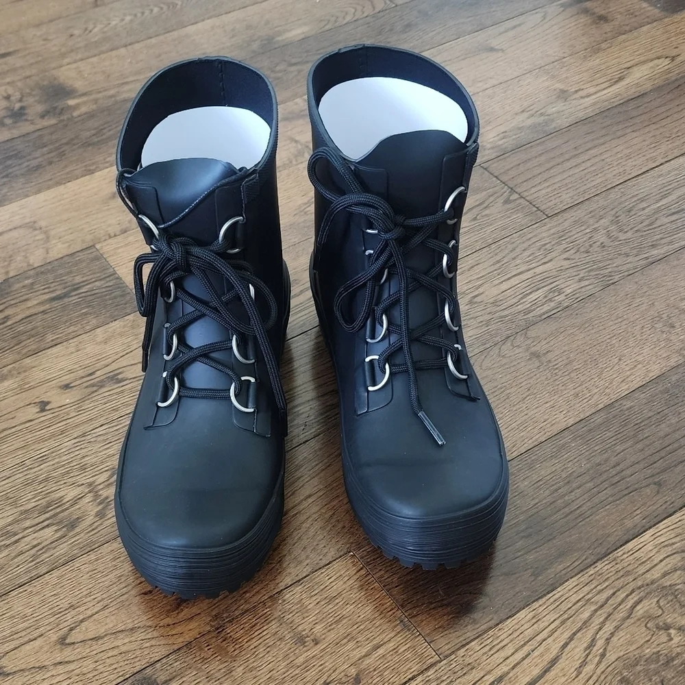 Chooka Ava Lace-Up Ankle Boot Waterproof Rain Boot Size 9